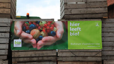 Foto van banner over biologische landbouw